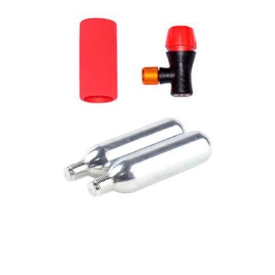 CO2 velosipēdu piepūle ar 2 vītņotām 16g kārtridžām un piedurknēm